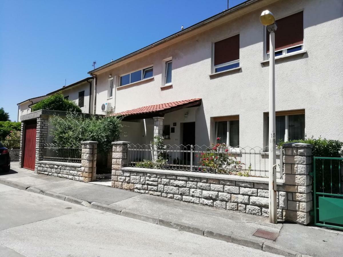Apartments Jadranka Ivana Pula Exterior foto
